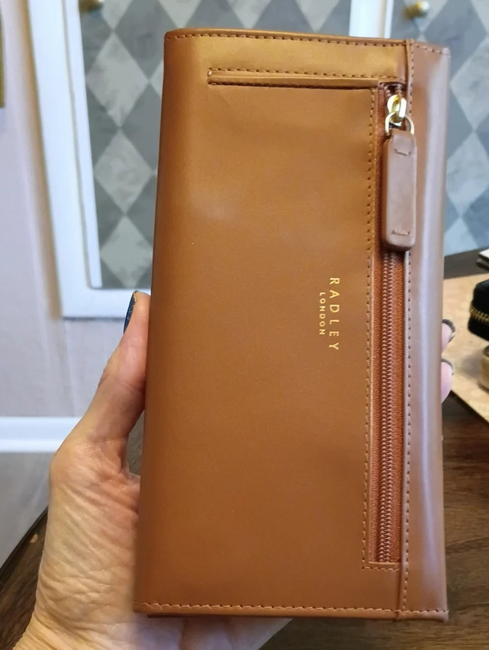 RADLEY LONDON sleek tan